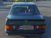 Gebraucht Mercedes 190 122 PS (89 kW) 1984 Limousine