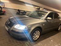 Gebraucht VW Passat 103 PS (75 kW) 2003 Grau Limousine