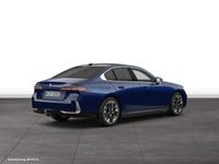 Gebraucht BMW 550e 489 PS (359 kW) 2024 Blau Limousine