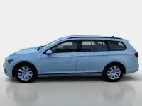 Gebraucht VW Passat 150 PS (110 kW) 2023 Weiß Kombi