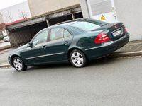 Gebraucht Mercedes E220 Elegance 150 PS (110 kW) 2003 Grün Limousine