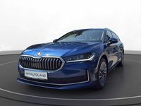 Neu Skoda Superb LAURIN & KLEMENT 150 PS (110 kW) 2025 Cobalt blau Kombi