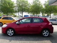 Gebraucht Toyota Auris Travel 132 PS (97 kW) 2012 Rot Limousine