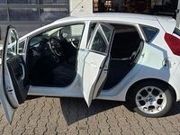 Gebraucht Ford Fiesta Titanium 82 PS (60 kW) 2012 Weiß Kleinwagen