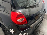 Gebraucht Renault Clio II 75 PS (55 kW) 2007 Schwarz Kleinwagen