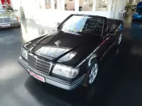 Gebraucht Mercedes E220 Sportline 150 PS (110 kW) 1995 Schwarz Cabrio