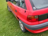 Gebraucht Opel Astra 75 PS (55 kW) 1996 Rot Kleinwagen