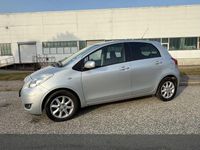 Gebraucht Daihatsu Charade 99 PS (72 kW) 2012 Silber Limousine