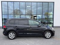 Gebraucht VW Touran Comfortline 122 PS (89 kW) 2022 Schwarz Van / Kleinbus