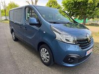 Second-hand Renault Trafic 145 CP (106 kW) 2017 Albastru Monovolum