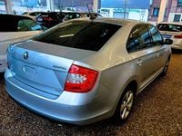 Gebraucht Skoda Rapid Ambition 105 PS (77 kW) 2014 Silber Kleinwagen
