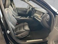 Neu Volvo XC60 Plus 250 PS (183 kW) 2026 Schwarz SUV