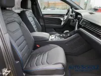Gebraucht VW Touareg R 462 PS (339 kW) 2025 Grau SUV
