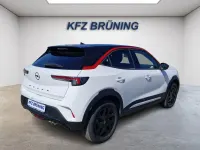Gebraucht Opel Mokka 136 PS (100 kW) 2023 Jade weiß / dach schwarz SUV