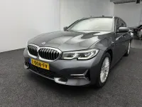 Gebraucht BMW 330e Luxury Line 292 PS (214 kW) 2021 Grau Kombi