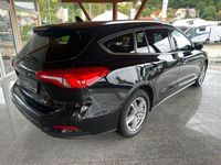 Gebraucht Ford Focus Cool & Connect 125 PS (91 kW) 2022 Schwarz Limousine