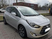 Gebraucht Hyundai ix20 125 PS (91 kW) 2016 Silber Kleinwagen