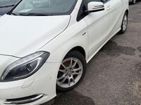 Gebraucht Mercedes B180 122 PS (89 kW) 2012 Weiß Van / Kleinbus