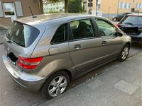 Gebraucht Mercedes B170 116 PS (85 kW) 2006 Silber Van / Kleinbus