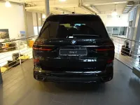 Gebraucht BMW X7 M Sport 352 PS (258 kW) 2026 Schwarz SUV