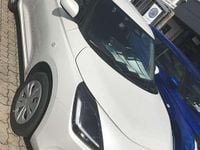 Neu Suzuki Swift 83 PS (61 kW) 2025 Pure white pearl metallic Kleinwagen