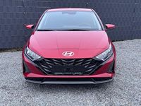 Neu Hyundai i20 90 PS (66 kW) 2026 Dragon red pearl Kleinwagen