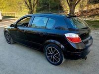 Second-hand Opel Astra 200 CP (147 kW) 2005 Negru Berlinǎ