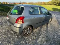 Gebraucht Toyota Yaris 90 PS (66 kW) 2006 Silber Limousine
