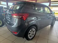 Gebraucht Hyundai ix20 Classic 90 PS (66 kW) 2016 Grau Kleinwagen