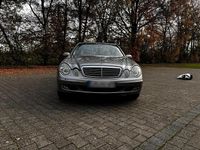 Gebraucht Mercedes E220 150 PS (110 kW) 2002 Braun Limousine