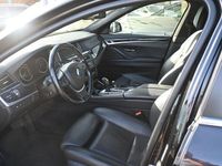 Gebraucht BMW 530 Performance 258 PS (189 kW) 2015 Saphirschwarzmet. Kombi