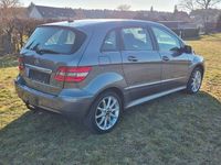 Gebraucht Mercedes B200 136 PS (100 kW) 2011 Grau Van / Kleinbus