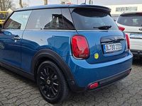 Gebraucht Mini Cooper SE 135 kW (184 PS) 2023 Blau Kleinwagen