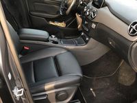 Gebraucht Mercedes B180 122 PS (89 kW) 2016 Grau Van / Kleinbus