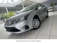 Gebraucht Toyota Avensis Basis 132 PS (97 kW) 2012 Silber Limousine
