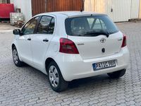 Gebraucht Toyota Yaris 70 PS (51 kW) 2008 Weiß Kleinwagen