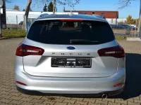 Gebraucht Ford Focus Titanium 125 PS (91 kW) 2024 Silber Limousine