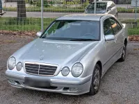 Używany Mercedes E220 143 KM (105 kW) 2001 Srebrny Sedan/Limuzyna