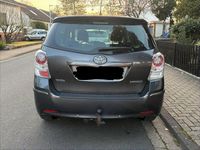 Gebraucht Toyota Verso 126 PS (92 kW) 2012 Grau Van / Kleinbus