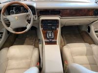 Second-hand Jaguar XJ Executive 211 CP (155 kW) 1997 Argintiu Berlinǎ