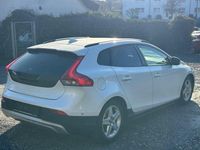 Gebraucht Volvo V40 CC 114 PS (83 kW) 2015 Weiß Kombi