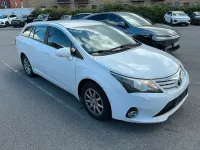 Gebraucht Toyota Avensis Executive 124 PS (91 kW) 2012 Weiß Kombi