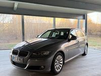 Gebraucht BMW 320 184 PS (135 kW) 2010 Grau Kombi