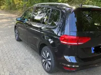 Gebraucht VW Touran Move 122 PS (89 kW) 2024 Schwarz Van / Kleinbus