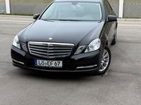 Gebraucht Mercedes E220 Edition 170 PS (125 kW) 2012 Schwarz Limousine
