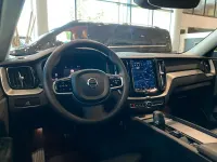 Gebraucht Volvo XC60 Plus 197 PS (144 kW) 2024 Weiß SUV