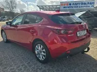 Używany Mazda 3 Center-Line 150 KM (110 kW) 2015 Czerwony Sedan/Limuzyna