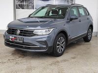 Gebraucht VW Tiguan Life 150 PS (110 kW) 2022 Delfingrau metallic SUV