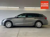Neu Skoda Octavia Essence 150 PS (110 kW) 2025 [m3m3] stahl grau Kombi