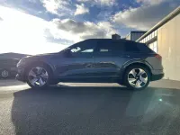 Gebraucht Audi e-tron Advanced Plus 300 kW (408 PS) 2022 Manhattangrau SUV